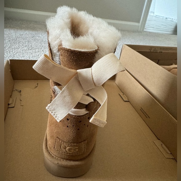 Ugg dae sunshine perf chestnut size 11 - Picture 4 of 4